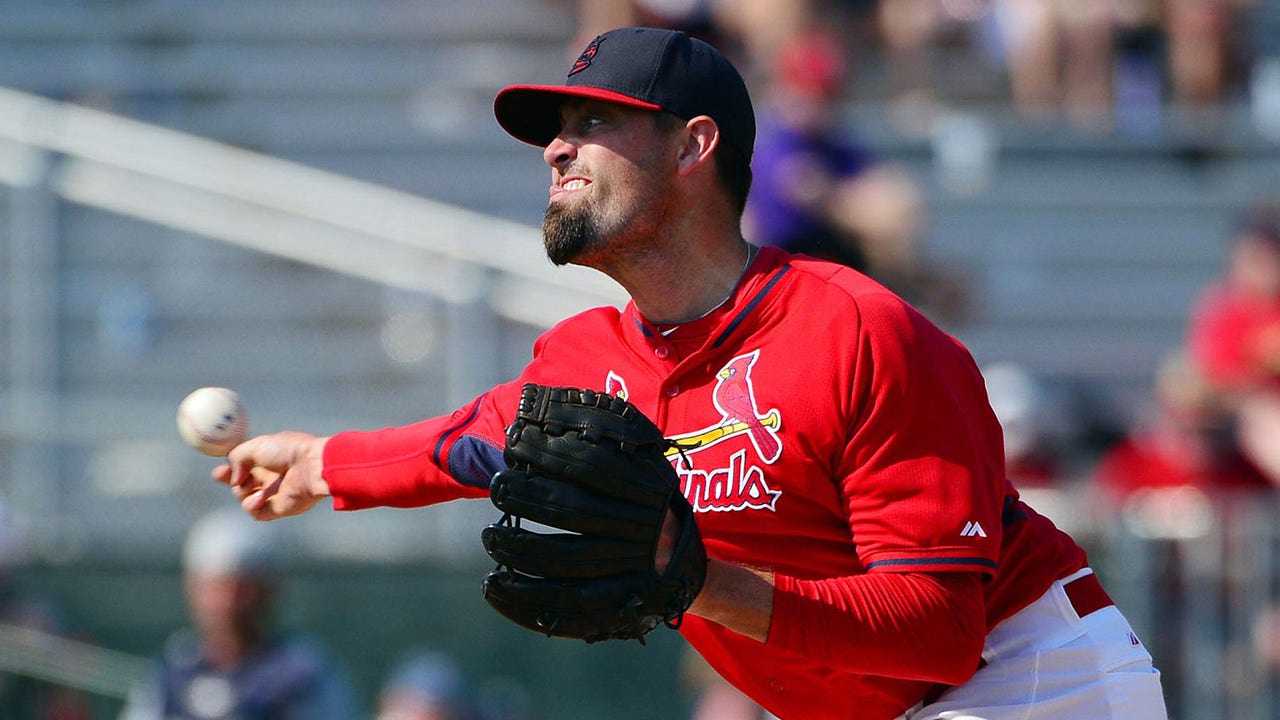 Armed with a newly rediscovered fastball, Pat Neshek is turning heads in Jupiter